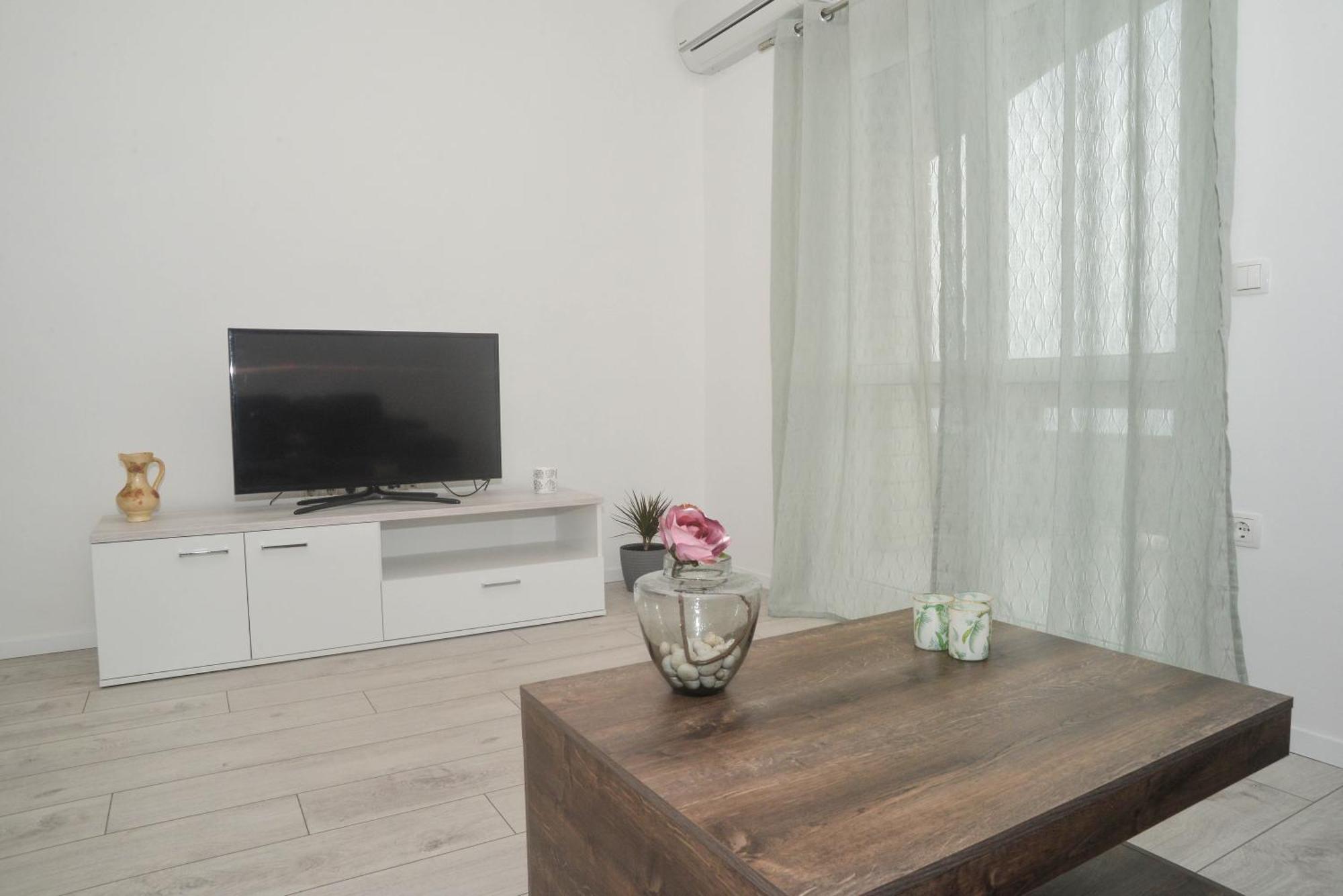 Apartments Mavra-Kukljica Ngoại thất bức ảnh