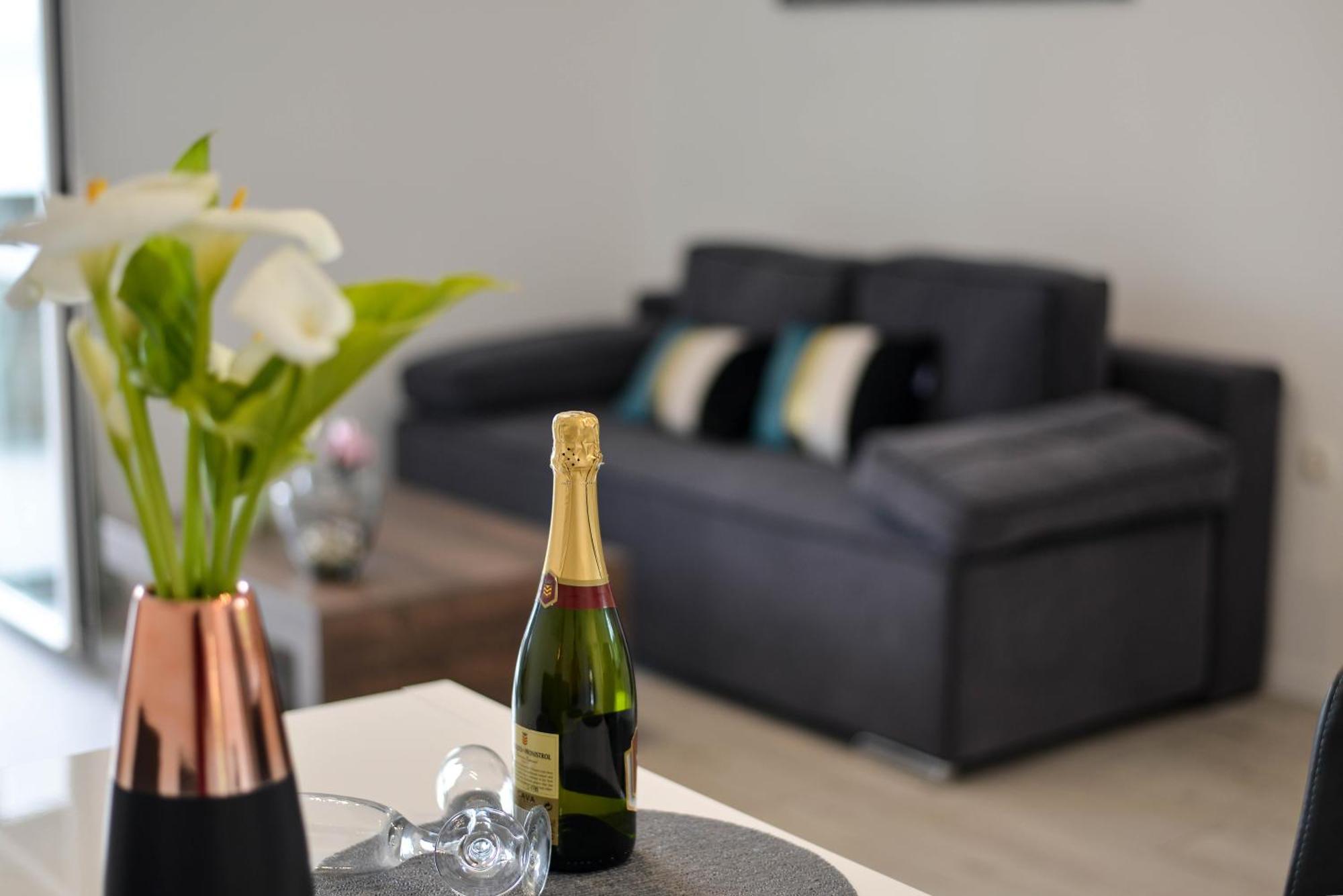 Apartments Mavra-Kukljica Ngoại thất bức ảnh