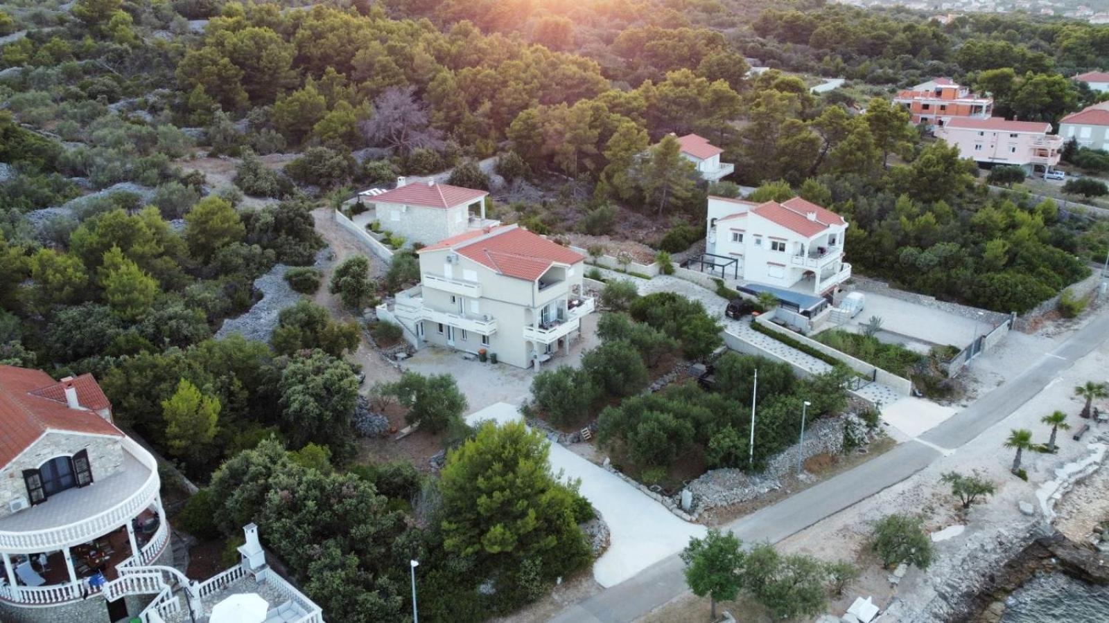 Apartments Mavra-Kukljica Ngoại thất bức ảnh
